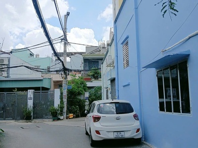 Bán gấp nhà tân kỳ tân quý -tân phú hẻm ô tô đỗ cửa 61m2,2tầng 4 tỷ 3 2