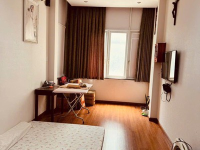 Lô góc- hẻm xe tải- không quy hoạch- không lộ giới- nhà chủ xây ở rất chắc chắn- đang cho thuê có 4