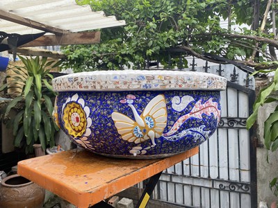 Chậu xi măng, cốt sắt bên ngoài ốp miếng sành sứ tinh tế 3