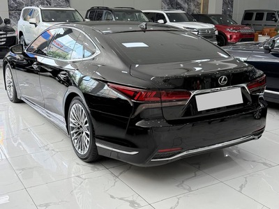 Siêu lướt. Lexus LS 500H sản xuất 2025, giá rẻ hơn xe mới 2 tỷ đồng. 2
