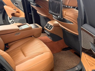 Siêu lướt. Lexus LS 500H sản xuất 2025, giá rẻ hơn xe mới 2 tỷ đồng. 10