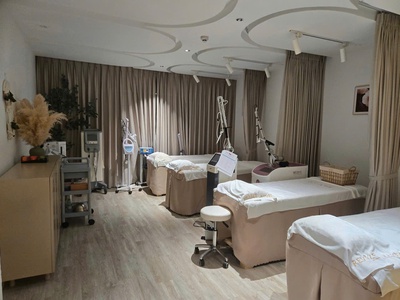 Bán gấp nhà 2 mặt tiền kinh doanh đường Hoàng Việt P.4 Quận Tân Bình 2