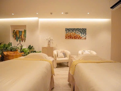 Bán gấp nhà 2 mặt tiền kinh doanh đường Hoàng Việt P.4 Quận Tân Bình 5