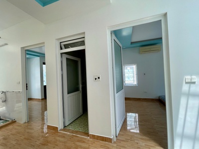 Cần cho thuê gấp nhà riêng tại Văn Cao 4