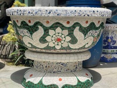 Nghệ nhân dán miễng sành sứ - ốp sành - chuyên chậu hoa - bể cá cảnh 3