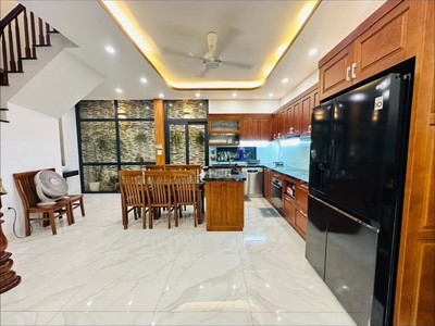 Bán nhà khu văn cao, 60m , mặt tiền 4.7m, 5 tầng giá chỉ 13 tỷ 2