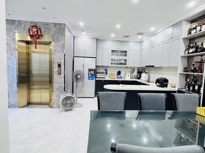 Lõi ba đình, 56m , 6 tầng thang máy, full nội thất, chỉ 19 tỷ 2