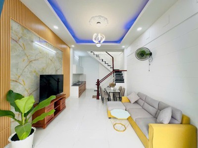 Nhà nở hậu 2 tầng hẻm xe tải dtsd 70m2   lê văn khương q12 1