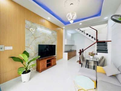 Nhà nở hậu 2 tầng hẻm xe tải dtsd 70m2   lê văn khương q12 2