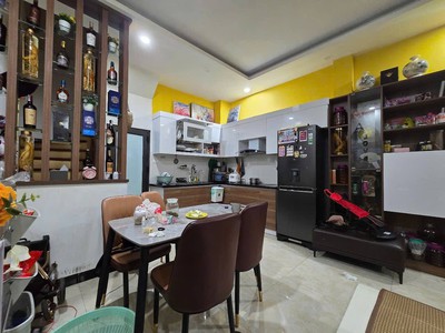 Bán nhà trung tâm quận cầu giấy nhà mới tiện nghi đầy đủ gần phố ngõ rộng thông thoáng 45m 13,5 tỷ 3