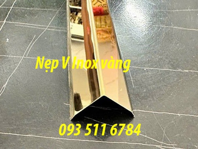 Nẹp cầu thang chống trượt nẹp V inox ốp góc 3