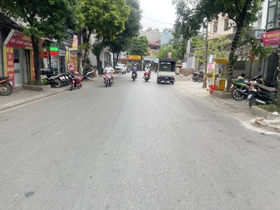 Cần bán 59m2 nhà 3 tầng phố Trâu Quỳ, Phường Gia Lâm, kinh doanh sầm uất, dòng tiền ổn định 5