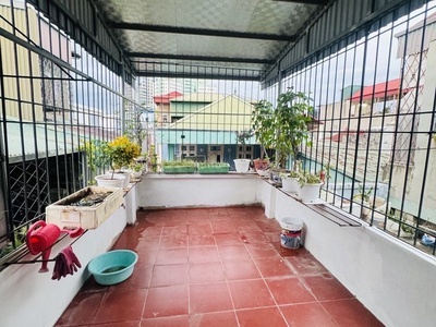 Vĩnh phúc ba đình-dt 30m giá 7 tỷ 700-nhà đẹp,lô góc,ba gác đỗ,cách ô tô 50m,ngõ thông 2