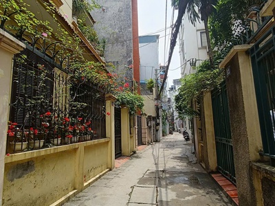 Bán nhà bồ đề   gara   ngõ thông hồng tiến   sổ hoa hậu   gần hồ 0