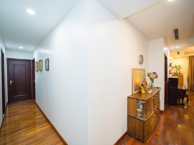 Royal city - r2 145m  - tầng cao - căn hộ chung cư - 3pn hướng ban công đông nam nội thất cơ bản 2