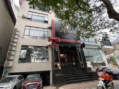 Cho thuê Văn Phòng tiêu chuẩn DT 50m2, 120m2 view hồ Hoàng Cầu, Đống Đa, Hà Nội 0