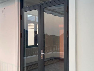 Cửa nhôm xingfa 2 cánh đẹp và bền được nhiều người lựa chọn 0
