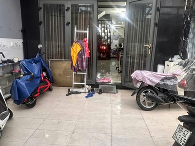 Nhà đẹp 2 lầu diện tích khủng 4,7mx22,5m ĐHT06 ngay công viên KDC an sương q12 0