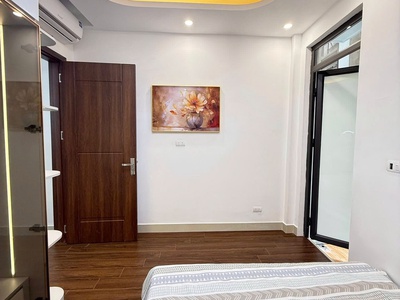 Bán nhà mặt phố Nguyễn Ngọc Vũ, SĐCC 30m2 x 5 tầng 1
