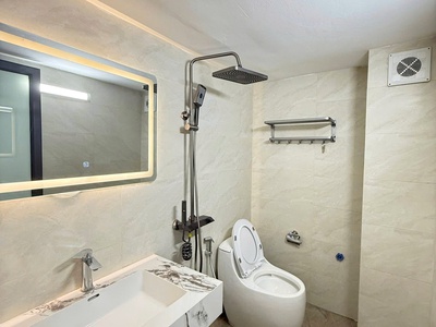 Bán nhà mặt phố Nguyễn Ngọc Vũ, SĐCC 30m2 x 5 tầng 2