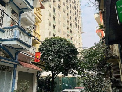 Phân lô ô tô tránh đỗ trước cửa - nhà mới đẹp dân xây - tặng full nội thất đẹp khách chỉ cần xách 0