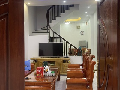 Cần bán gấp nhà tt phùng, đan phượng, dt 40m2, 4 tầng ô tô đỗ gần 0