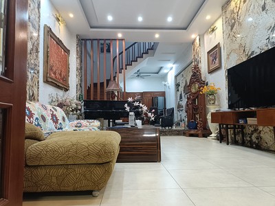 Bán nhà giang văn minh 45m 5 tầng mặt tiền 5m giá chào 9 tỷ 0