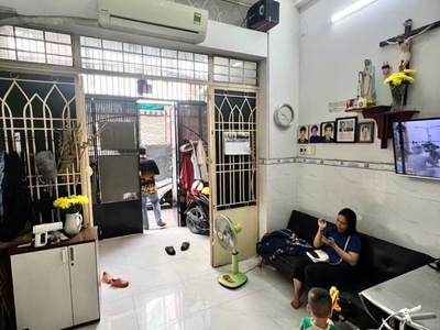 Nhà 3 tầng full nội thất cách mạng tháng 8, tân bình 1