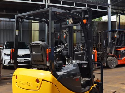 Vai trò của xe nâng trong hoạt động Logistics 0
