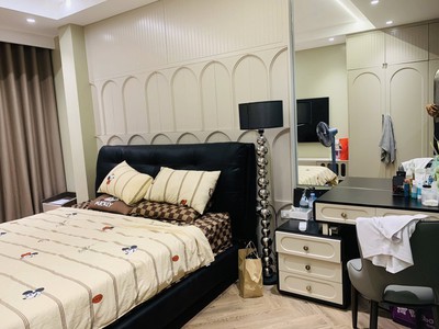 Phố ngọc khánh- nhỉnh 19 tỷ- ô tô tránh -thang máy- xây mới 2