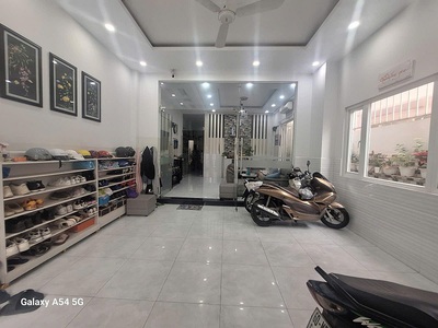 Bán nhà hxh quay đầu cách mạng tháng 8, p15. q10, 103m2, 5 tầng, ngang 6,1m 0