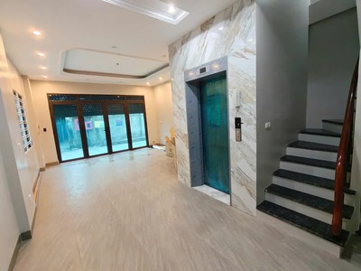 Nhà đẹp ô tô vào nhà trung tâm phố cổ linh 45m2 x 6 tầng x 13.2 tỷ long biên hà nội. 2