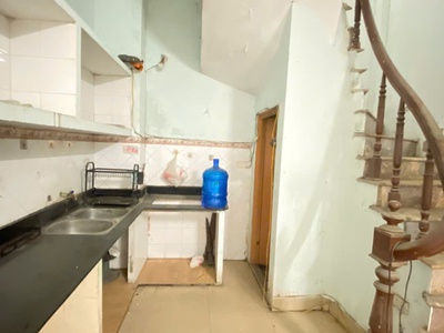 Cho thuê nhà nguyên căn ngõ 51 lương khánh thiện, 30m2 x 4 tầng 2 ngủ 3 wc chỉ 7 triệu 4