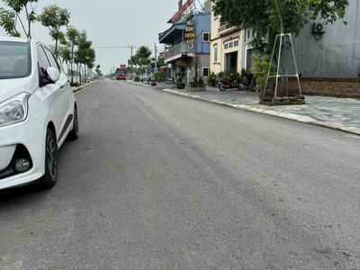 Bán 75.4m đất mặt sông đào ql3 - kinh doanh đỉnh - lô góc - lưu không nhiều 1