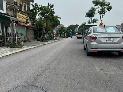 Bán 75.4m đất mặt sông đào ql3 - kinh doanh đỉnh - lô góc - lưu không nhiều 2