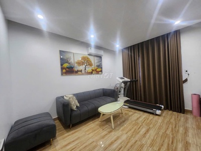 Cho thuê nhà Văn Cao, DT: 45m2, 3 p.ngủ full đồ. 5