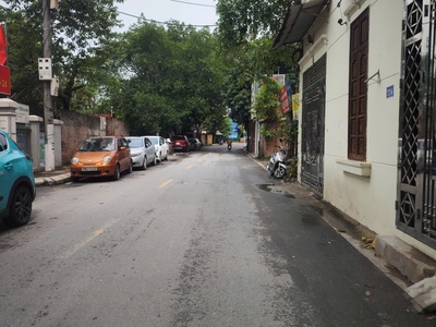 Hiếm  nhà lô góc phú viên - ô tô tránh - có vỉa hè - view sông hồng - kinh doanh đỉnh 0