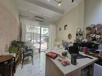 Bán nhà mặt phố vũ hữu- thanh xuân, 56/63 m2, măt tiền 4m, giá 13,5 tỷ. 1
