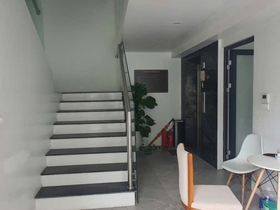 Bán nhà ngọc lâm 59m    5t   mt 3.8m   11.95 tỷ   long biên  phố cổ ngọc lâm   ngõ rộng   ô tô 0