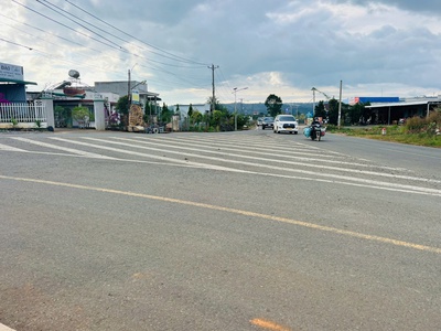 Đức trọng-lâm đồng đất full thổ cư mặt tiền đường bê tông rộng 6m giá chỉ 490tr/lô 1