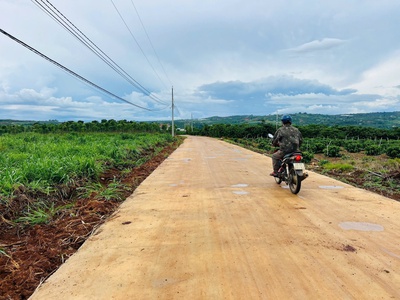 Đức trọng-lâm đồng đất full thổ cư mặt tiền đường bê tông rộng 6m giá chỉ 490tr/lô 2