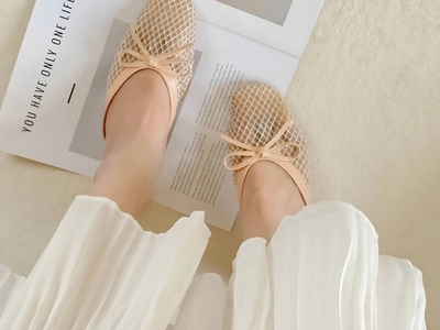 Sục Nữ Quốc Định   Phong Cách Hiện Đại, Thoải Mái Từng Bước Chân 5