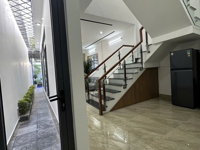 Bán nhà 2 tầng mới - cạnh bến xe trung tâm - giá chỉ 5 tỷ 95  đầu tư - kinh doanh - ở đều tuyệt 0