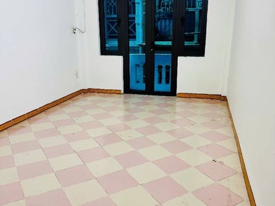 Ngõ 68 cầu giấy-phân lô-gần ô tô-2 thoáng-dt 32m-8 tỷ 500 1