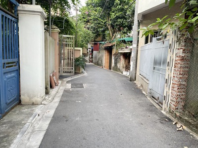 Bán nhà 3 tầng kiên cố 30,1m2, đầu Làng Cam, Phường Thuận An. Gần chợ, tiện ích đầy đủ, ô tô tới 3