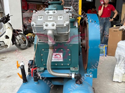 Máy nén khí đầu nổ dầu D30 Khai Sơn giá rẻ 1