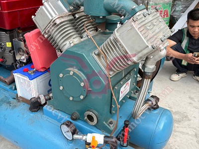 Máy nén khí đầu nổ dầu D30 Khai Sơn giá rẻ 3