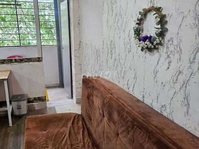 Cho thuê phòng trọ 30m    ban công lớn, gần FTU và UHT   Đầy đủ nội thất 3