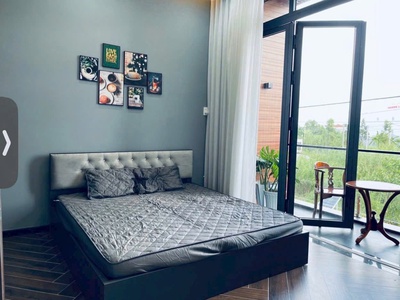 Bán nhà 1 trệt 2 lầu   80m    4pn   5wc   gần UNBD P4 Tân An Long An   giá 2 tỷ 500 5