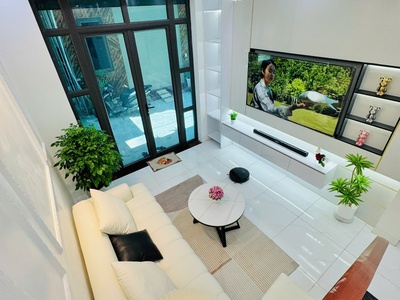 Căn nhà đẹp, căn góc trần lãm, ngay gần bv đột quỵ, ngõ oto rộng thoáng, giá 2,x tỷ thiện trí là 3